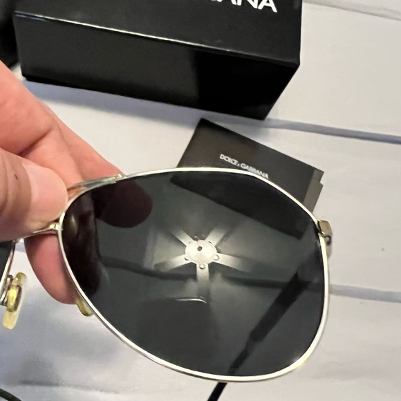 Dolce & Gabbana aviator style sunglasses - Picture 5 of 8